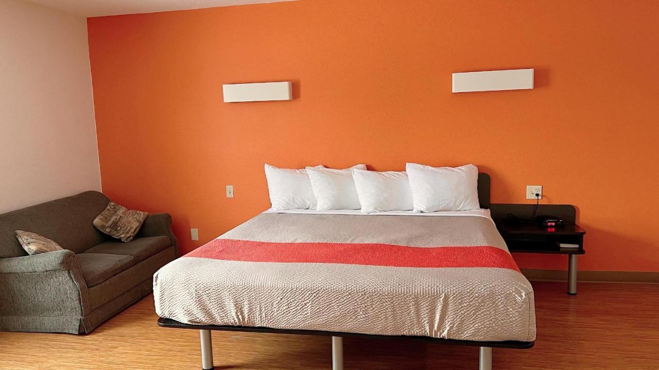 Motel 6-Regina, Sk Exterior photo