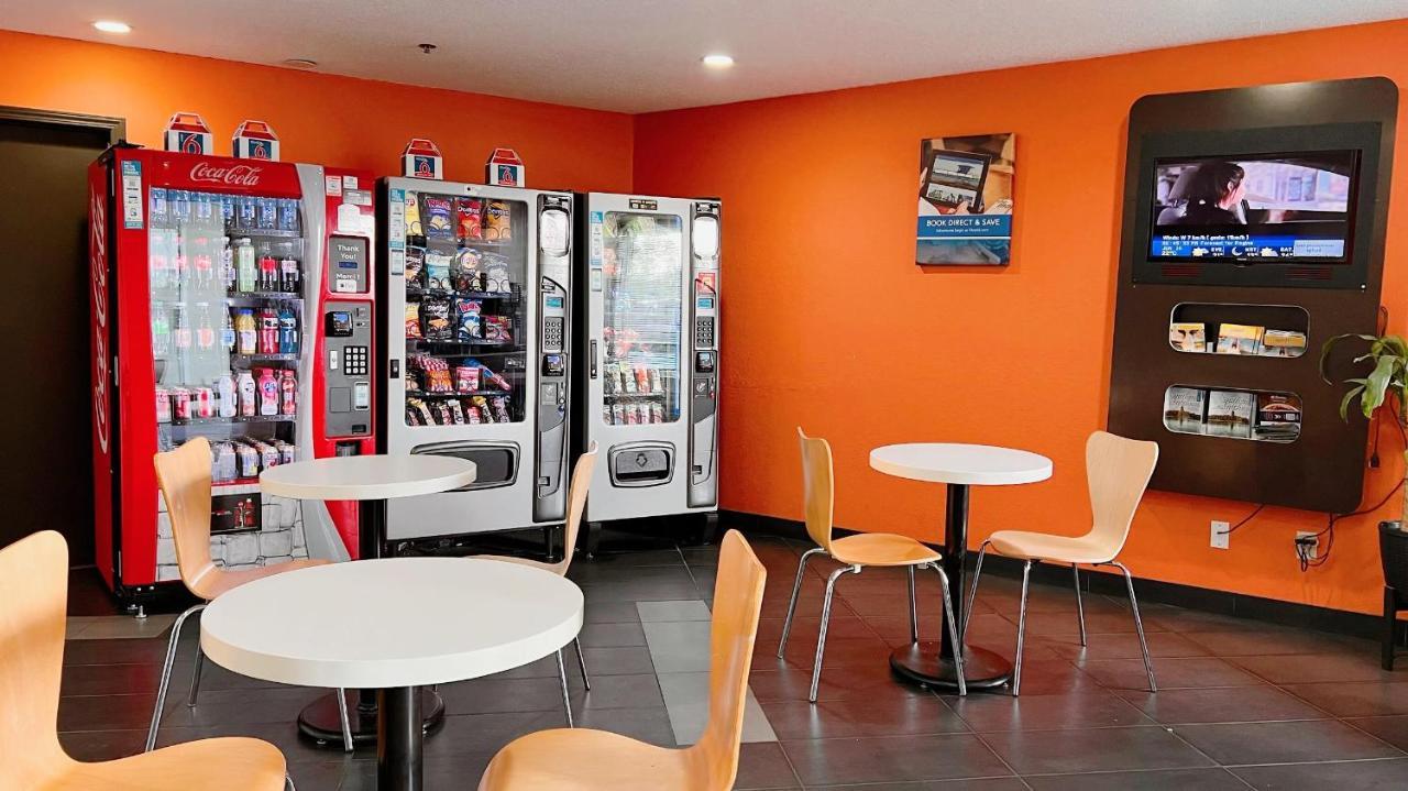 Motel 6-Regina, Sk Exterior photo